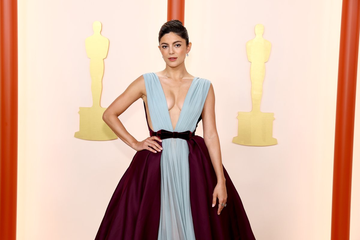 Now this is a GOWN #MonicaBarbaro #Oscars