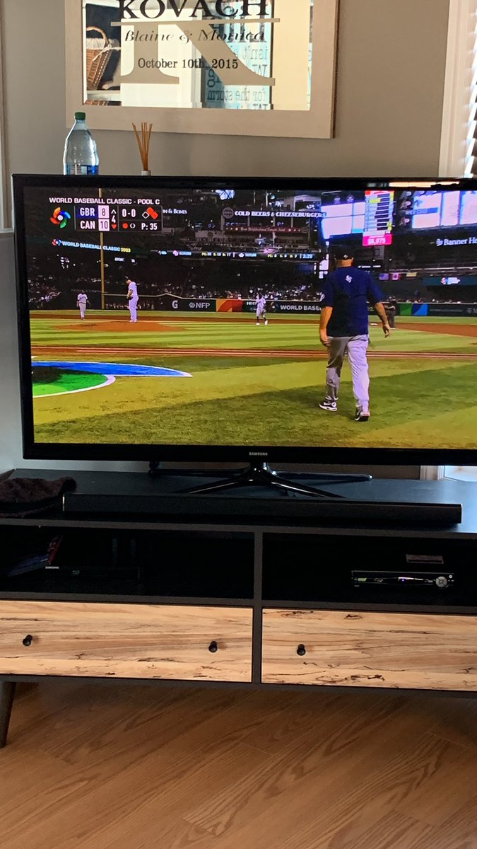blainekovach's tweet photo. This is like watching a #Saskota senior game. @CarlyleCards @TapHouseWolves @redversAs @CarnduffAstros @kiplingroyals #onlythe4thinning https://t.co/hwIItsDoYU