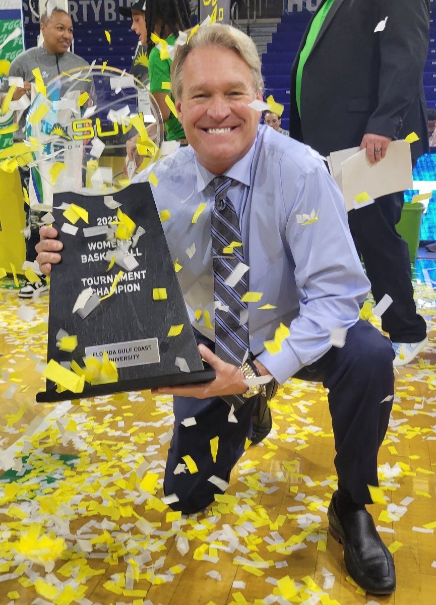 TomJamesLive's tweet photo. A thrill calling the 2023 @ASUNWBB Championship!🏀
Congratulations to @FGCUCoachSmesko &amp; @FGCU_WBB on its 7th consecutive title.  #dynasty
#ASUNMadness
#MarchMadness https://t.co/llCi4Cetth