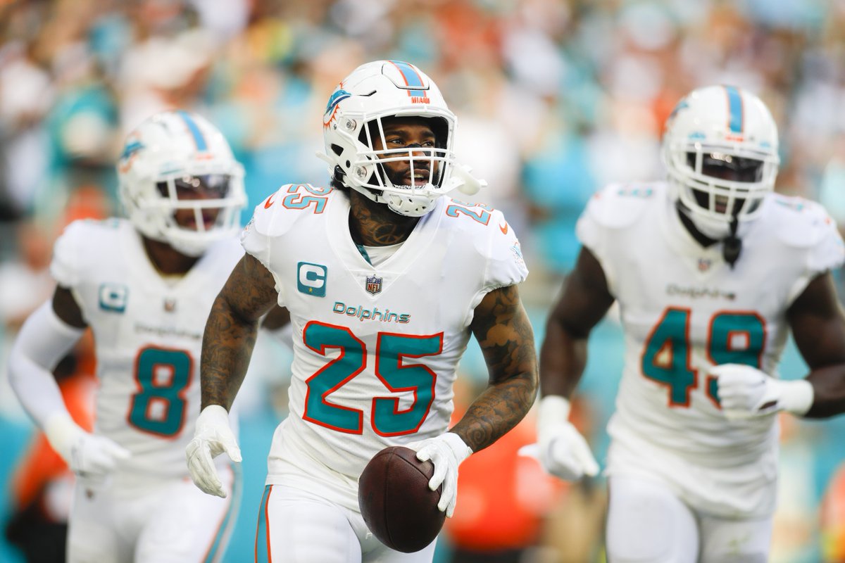 Dolphin_Nation's tweet photo. "This shit about to be crazy."

- Xavien Howard on teaming up with Jalen Ramsey

(via @CameronWolfe) https://t.co/3PVEhf3zti