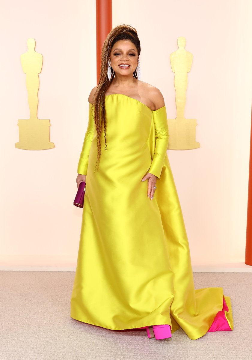 etnow's tweet photo. Academy Award-winning costume designer and nominee Ruth Carter slayed! 💛 #Oscars95 https://t.co/Ko9Njsb3r1