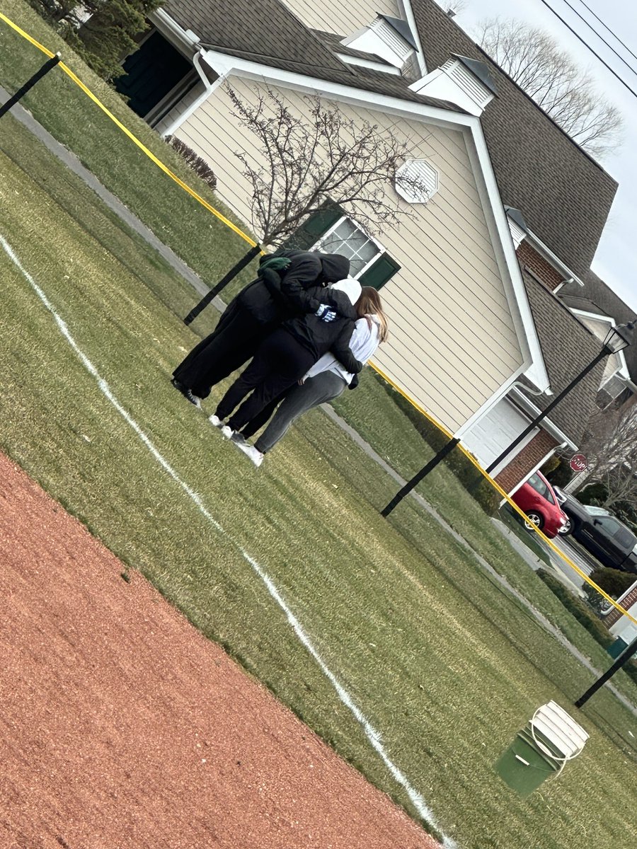 sciotosoftball's tweet photo. Field clean yesterday! Cold 🥶 but we got a lot done! Thank you to everyone who came out to help! We are ready to kick this season off! https://t.co/1Seqlc4sU0