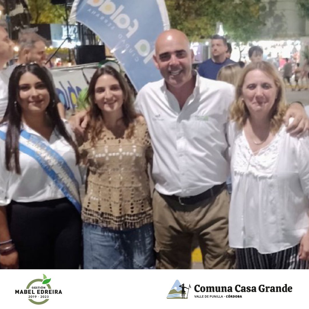 CasaGrandeComun's tweet photo. Casa Grande presente en el Rally Cordobés que se desarrolla este finde en La Falda.
La Jefa Comunal Javier Dieminger compartieron ayer el momento de la largada simbólica, donde el auto Clio categoria corre con nuestros logos como parte de la gestión de promoción turística. https://t.co/BapJBtkdiX