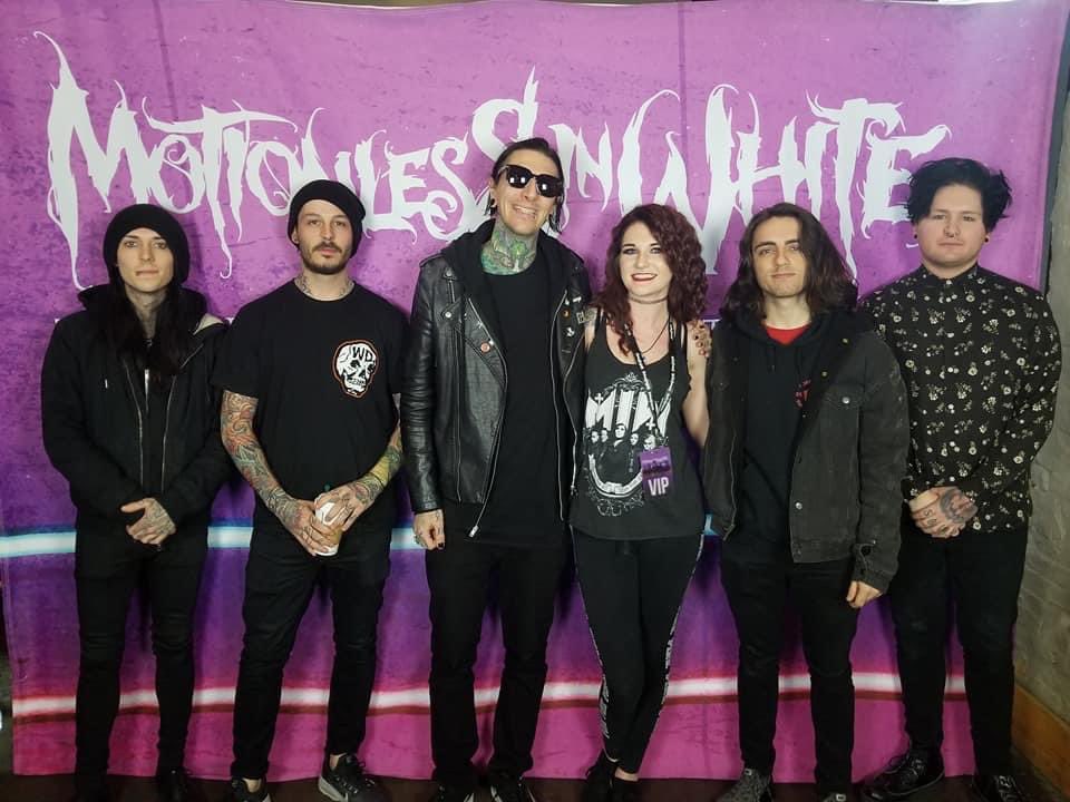 Kayle9751's tweet photo. 5 years ago today I saw MIW for the first time, met these two lovely ladies Im still die hard barricade bitches with, and found pure happiness ! Thank you @MIWband for shows and my best friends 🖤 https://t.co/0RSYFxc5y0