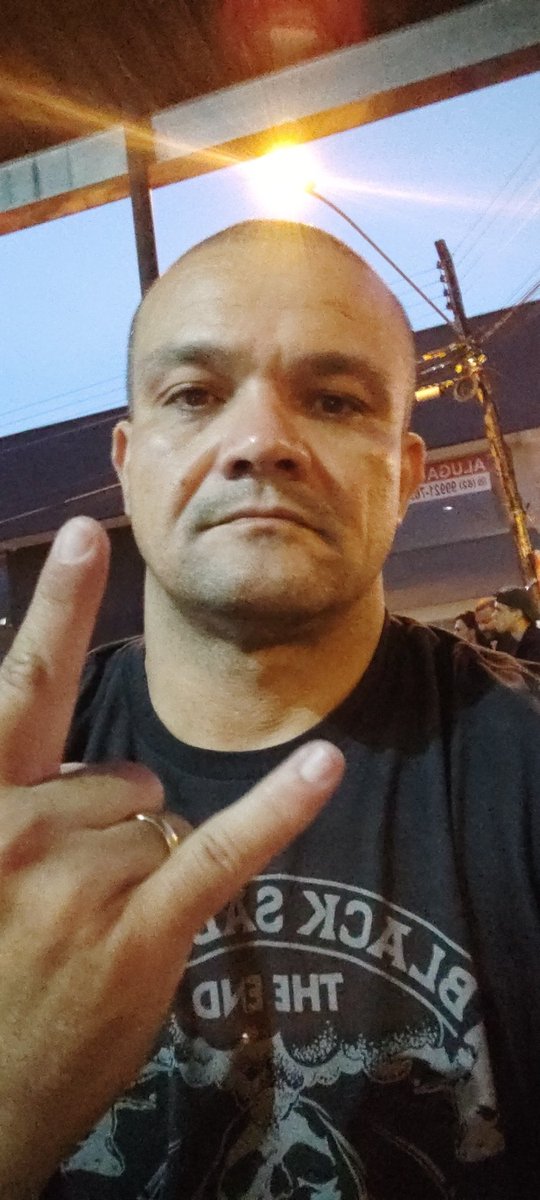 cirobm's tweet photo. @laurafcerqueira 41 anos cursando a 3ª graduação em direito na UFG! https://t.co/4o0l0xkpA7