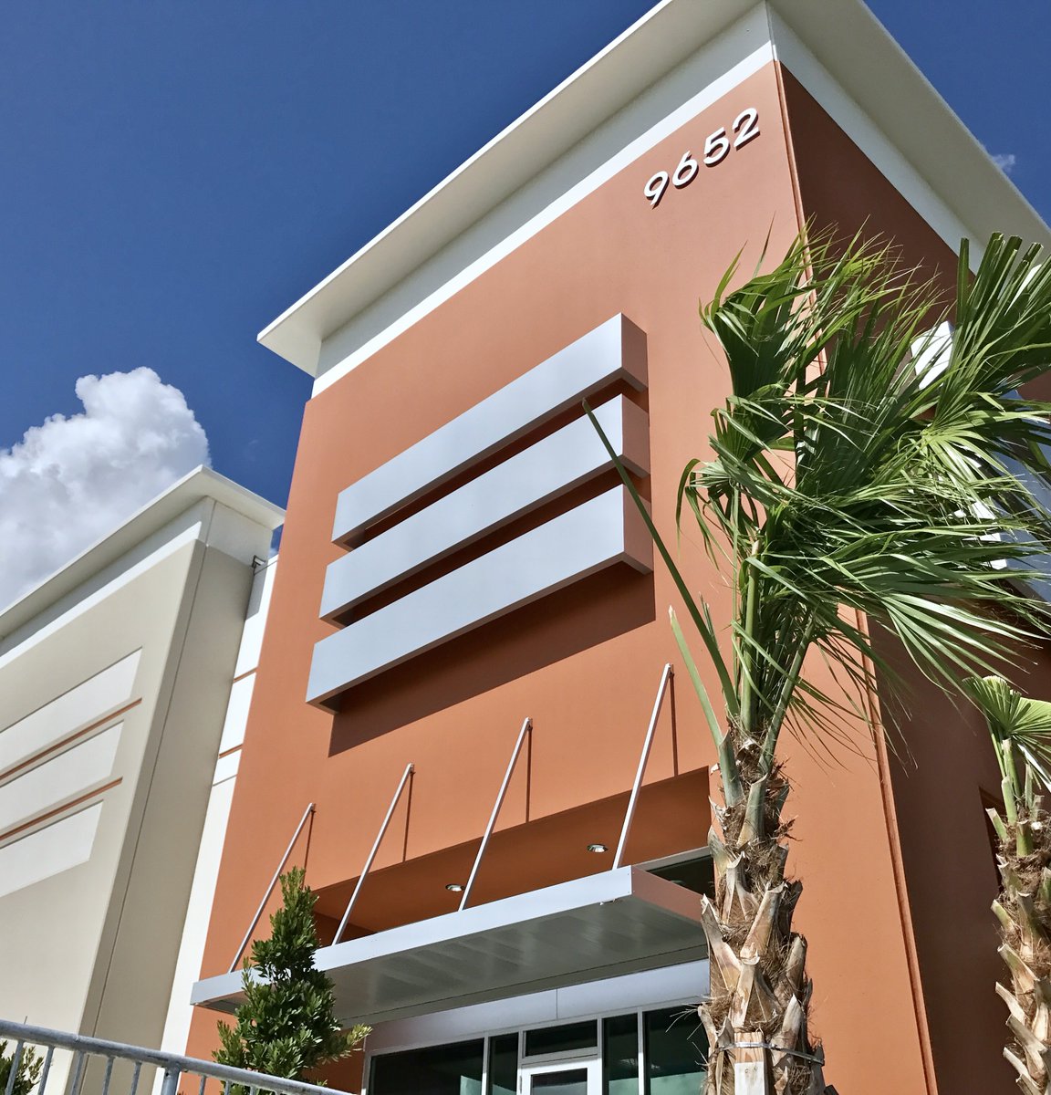 Bent Oak Industrial Park is a Class A industrial distribution center located in Orlando near the highly desired Beachline Expressway-Florida Turnpike interchange, providing excellent access to I-4 and the Central Florida Greenway.

#Orlando #forlease

mccraneyproperty.com/properties/cen…