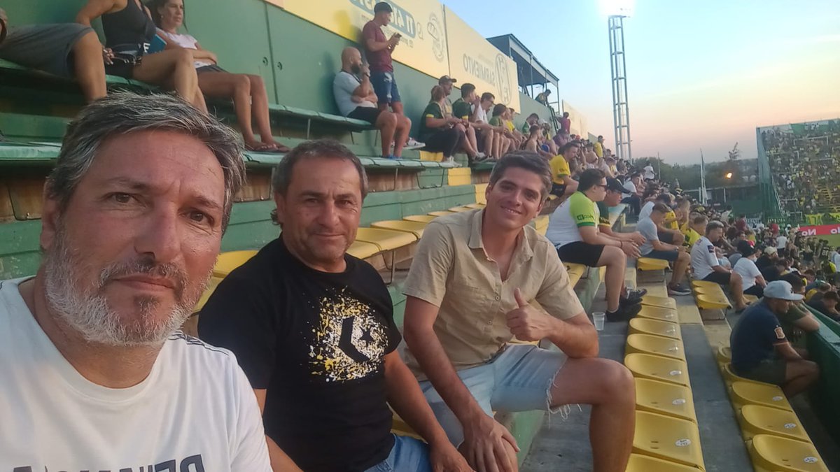 dt_sapocoleoni's tweet photo. Sábado 👉 fútbol con @ShowsportCanal en Varela con mi CT. 
#DefensayJusticia vs #Talleres. 
📺 #Lineade4 https://t.co/dpAePRvZYv