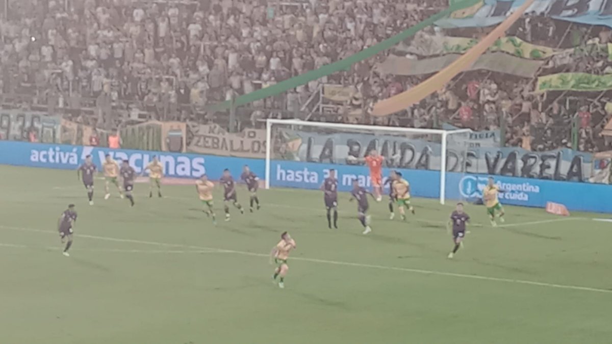 dt_sapocoleoni's tweet photo. Sábado 👉 fútbol con @ShowsportCanal en Varela con mi CT. 
#DefensayJusticia vs #Talleres. 
📺 #Lineade4 https://t.co/dpAePRvZYv