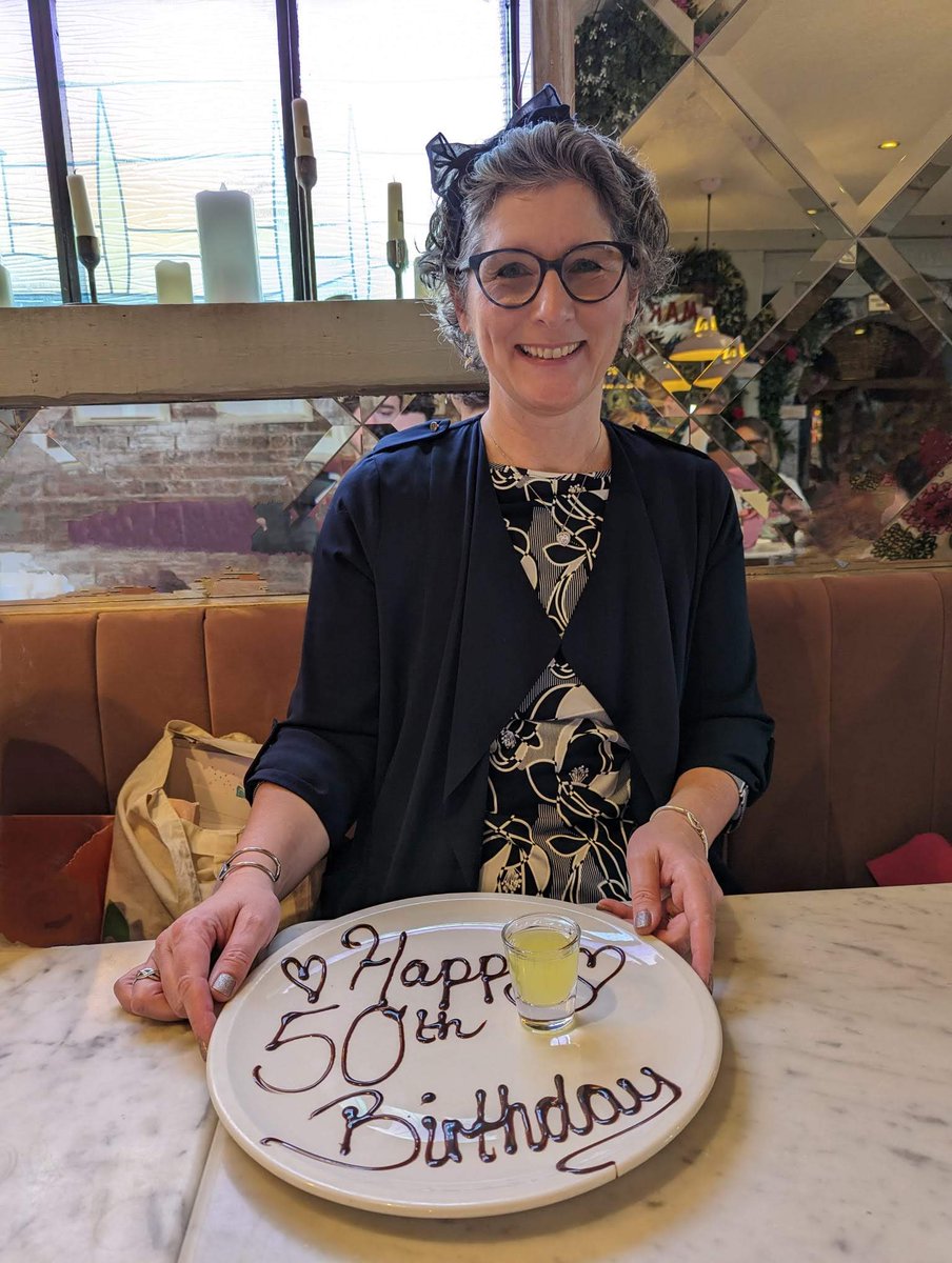 Sarah Atherton 📝😺📕 tweet media