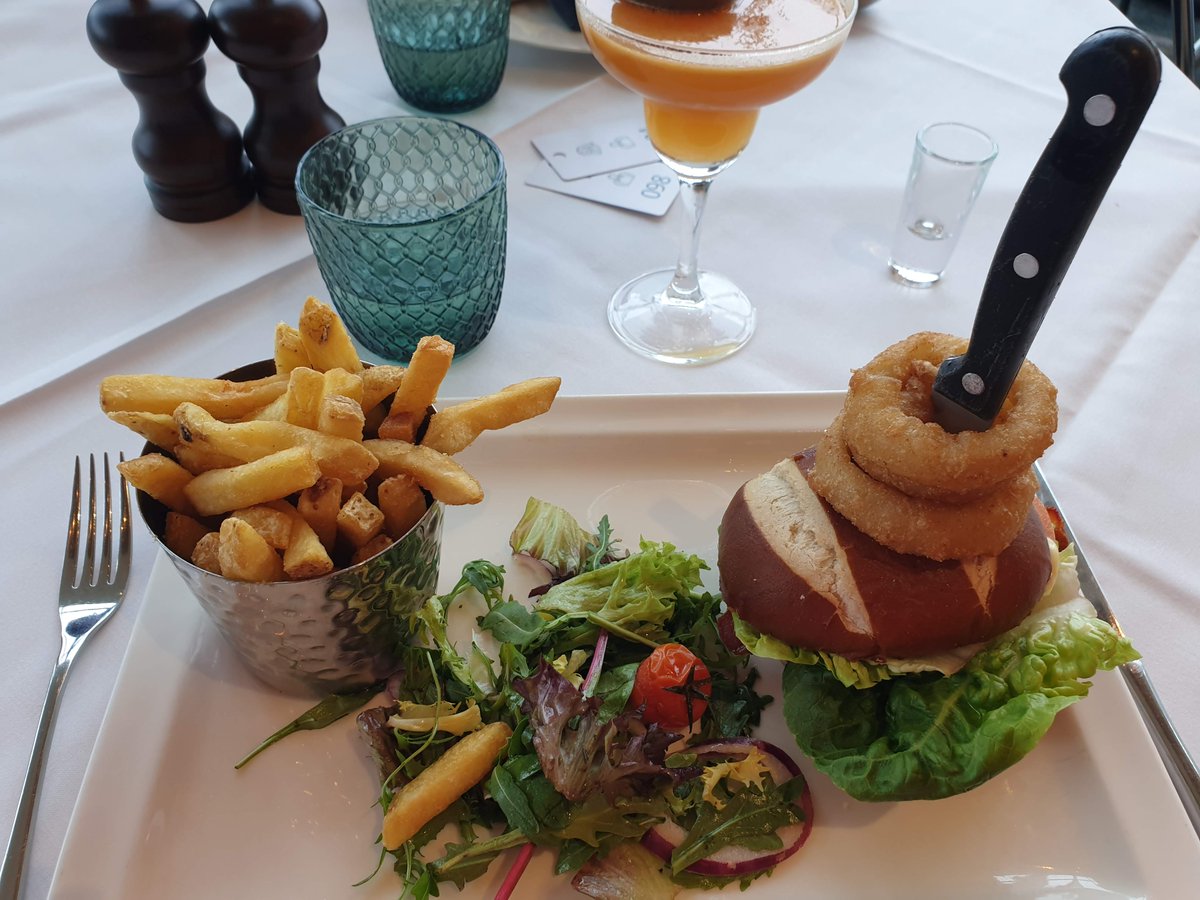 Sarah Atherton 📝😺📕 tweet media