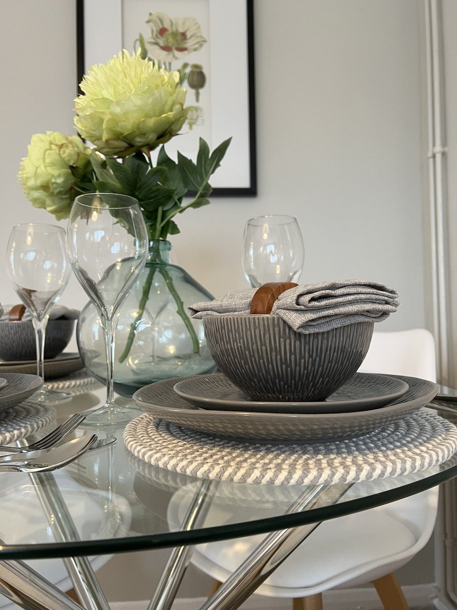 DeniseHomeStyle's tweet image. Fantastic newly decorated bungalow just launched in Shepshed, fully staged and move in ready 🤩