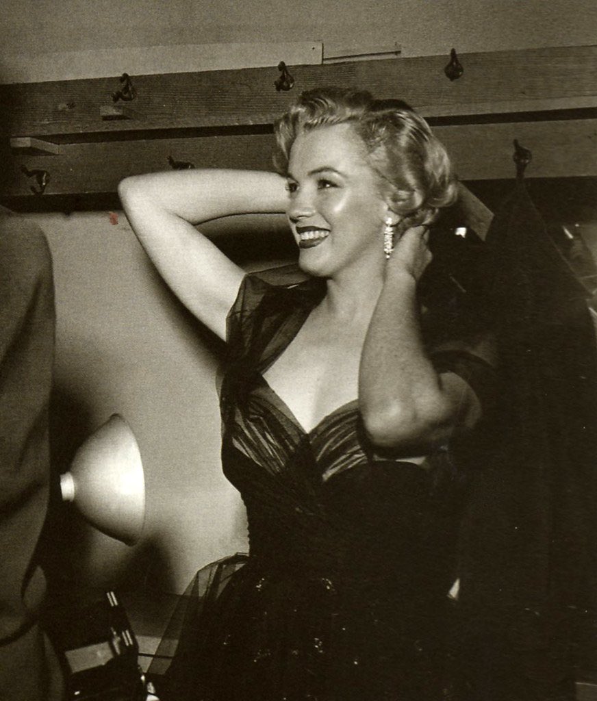 Marilyn Monroe backstage at the 1951 #Oscars