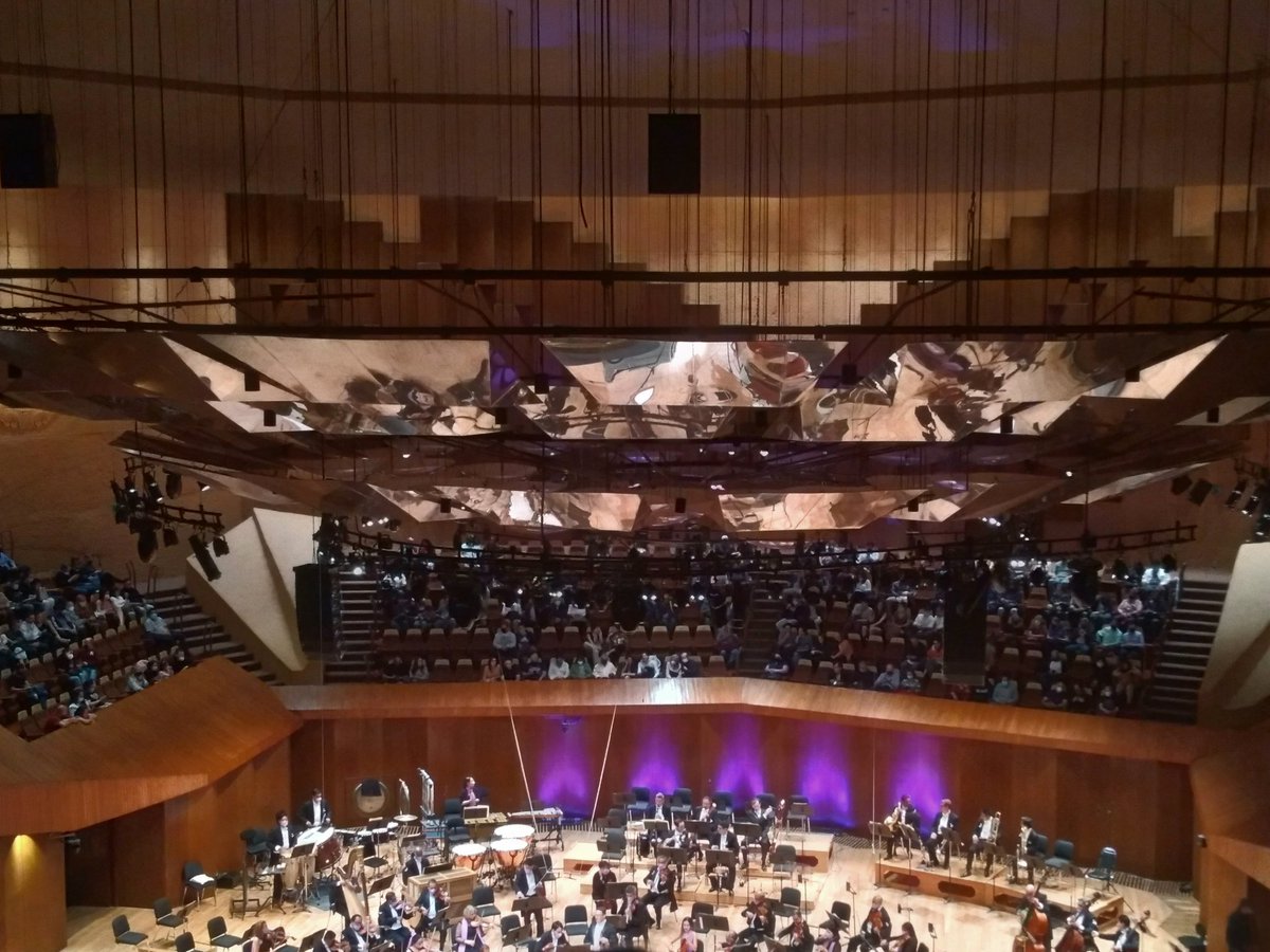 obardomiano's tweet photo. Sabadrink con la obra sinfónica más icónica de Dvořák, la Sinfonía núm. 9, escrita durante su estancia en Nueva York e inspirada por su experiencia en Estados Unidos y la energía musical de los espirituales negros. https://t.co/xegJN4dfkI