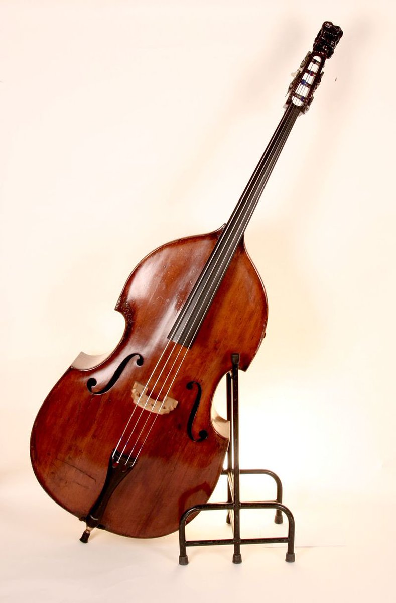 LuisOlavarrieta's tweet image. ¿Qué musico tiene en común estas 4 imágenes?