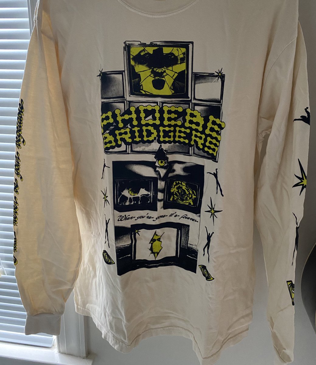 beefyfridgers's tweet photo. giveaway part 1! sold out long-sleeve chinese satellite shirt shipped straight from phoebe 🫶 size L, all u gotta do is:
- rt &amp; comment 🚀
- be following me and @bridgersontour 
- be willing to pay for shipping if it’s more than $5 lol
i’ll pick someone at random in a week https://t.co/vY6MZyJvM3
