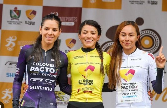 luisfverde's tweet photo. #VTolimaFem23 🇨🇴
La Venezolana @lilibeth_chacon 🇻🇪
🟡Campeona General 🏆
🔴 Campeona Montaña 🏆
🔵 Campeona Regularidad 🏆
Vuelta al Tolima 🚵🏁
@TeamMerquimia 
@BiciStrongman https://t.co/DDTa8Ctw3R