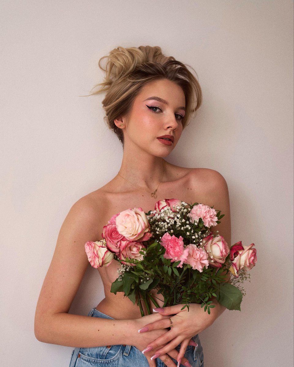 lodge_iris's tweet photo. . 　　 　　　　　. 　　　 
 ⋆  ·  ˚ 　　　  　
   ·　 · 
　 ✹ .  ⋆ ·  　 * 　 ✧
 ✦ 　 　 · 　　　 　　　　
 * 　　　 　　 　　　　 ˚ https://t.co/45JmZnVxBu