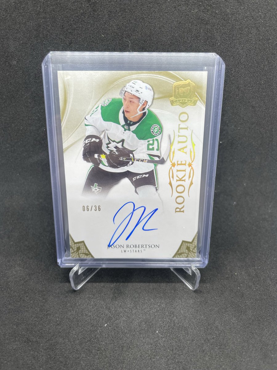 HobbySpotAndQCB's tweet photo. 💥More Cup Highlights from this week!💥 19-20 & 20-21 🤘🏻 @UniversalDst @UpperDeckHockey @UpperDeckHockey #whodoyoucollect #thecup #rookiepatchauto https://t.co/xBuOlTvwY4