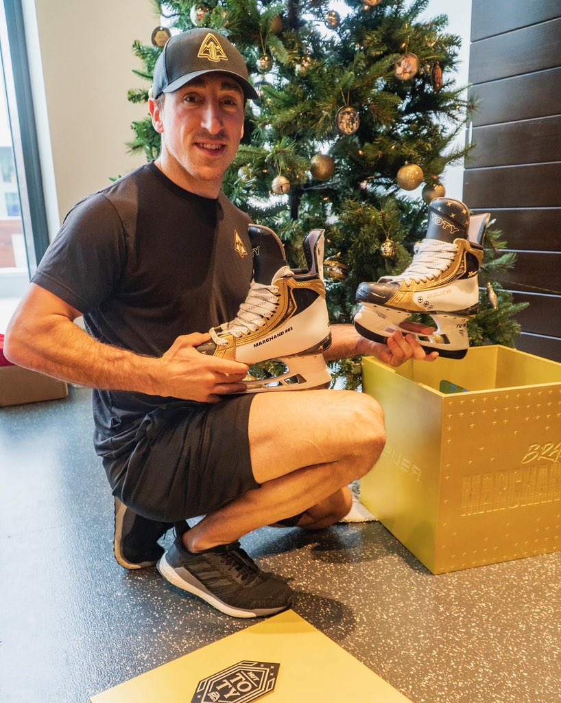 Found a little something extra under the tree this year from @easportsnhl. Excited to be part of the #NHL22 Team of the Year 🏒🎮 See the full TOTY - x.ea.com/72418