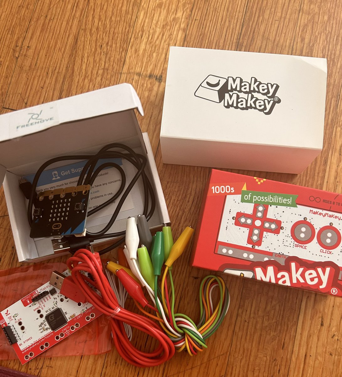 #LEETS23 Leading at the edge means advocating and integrating physical computing in ALL courses. Inspired by how other teachers use microbit and makey makey. Thank you @ITI_LAUSD for an amazing learning opportunity.