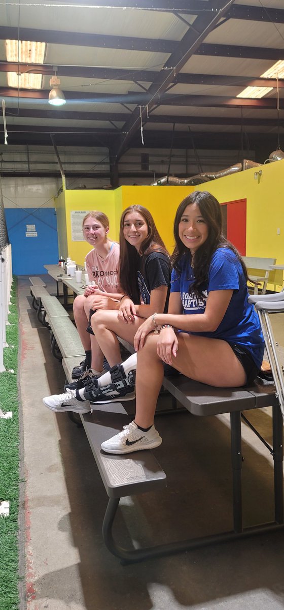 LadyBucSoccer's tweet photo. Last team dinner for the season and we end it with some fun! Thanks for hosting @mrs_johansen @LaylaJMireles! #FlyHigh22 #DoThisTogether https://t.co/kmnMXmSHCp