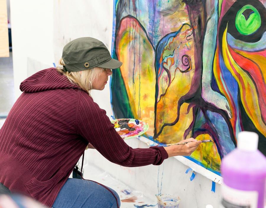 marilynhuertART's tweet photo. Talk about #mentalhealth? I can’t say enough about how #creativity helps. If times are hard,, &amp; U don’t know if sun while shine tomorrow, get materials &amp;explore how 2tap into UR inner spirit. Make art just for U. Don’t B afraid 2bjudged. B surprised how creating makes Ufeel. https://t.co/JFl1WxQ8EC