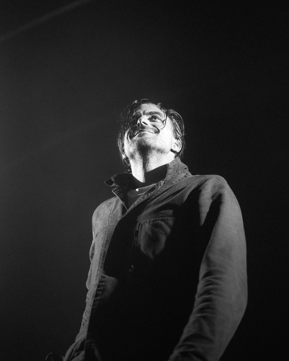 gaby_ravy's tweet photo. .@AnthonyGreen , @Saosin , Brisbane , shot for @HauntedPress https://t.co/xXERf4G2Q6