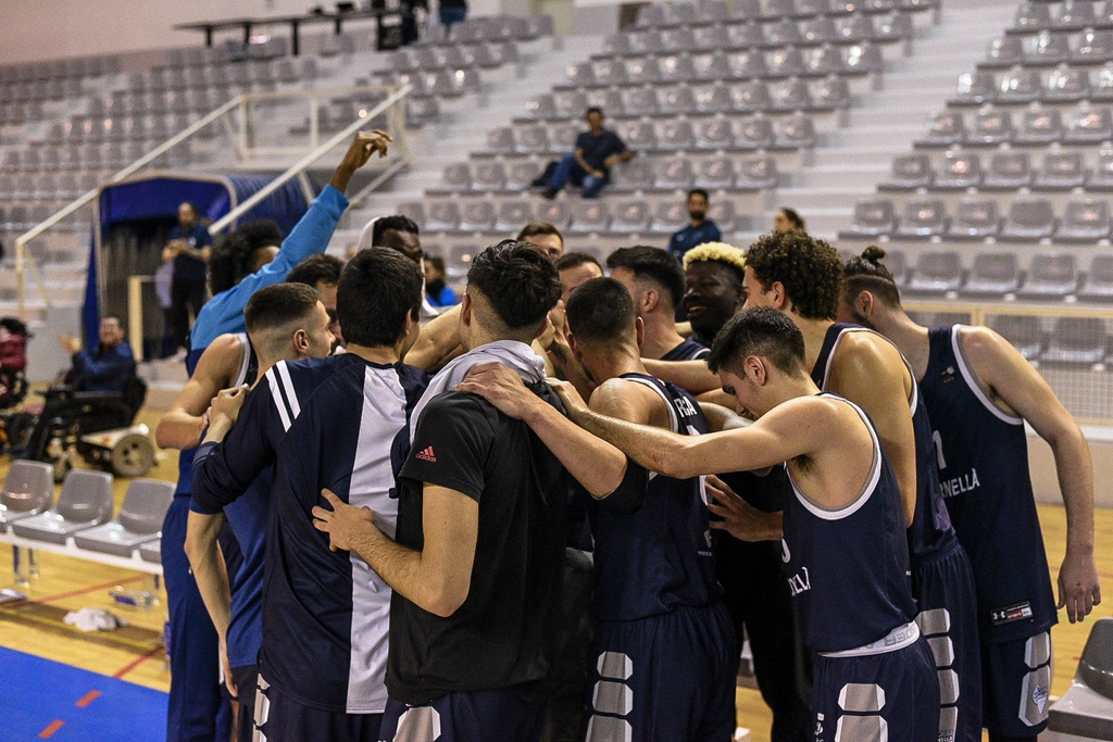 El CB. Cornellá, se complace en anunciar que matemáticamente está clasificado para jugar la fase de ascenso a Leb Oro, a falta de 4 jornadas para acabar la fase regular.

Gracias a la afición, por llevarnos en volandas a este sueño.