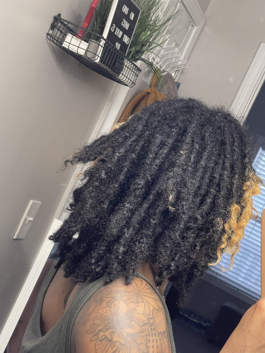 Unique_Nichelle's tweet image. Loc update😊 1 year &amp;amp; 2 months 
#locupdate #locjourney