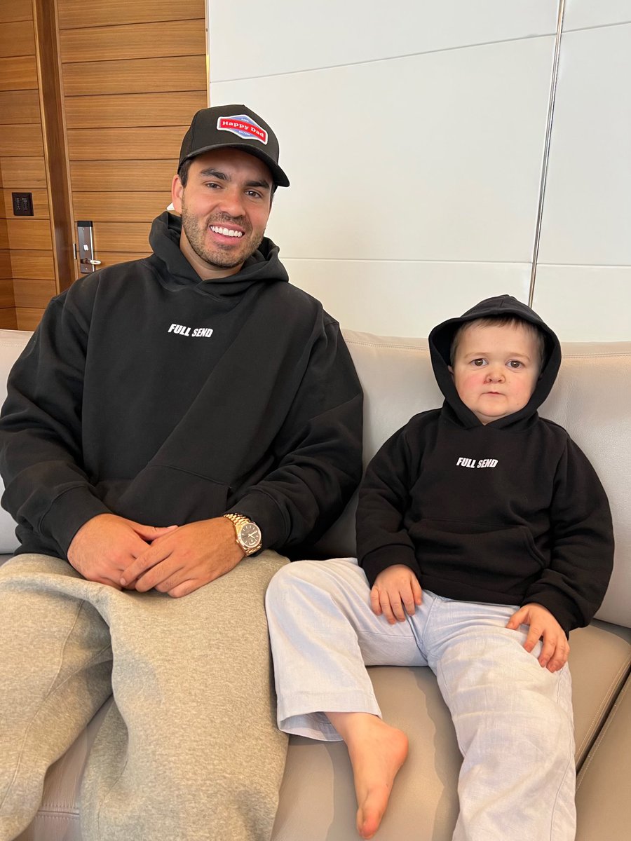 KyleForgeard's tweet photo. Couch day https://t.co/gJVfGjrYoe