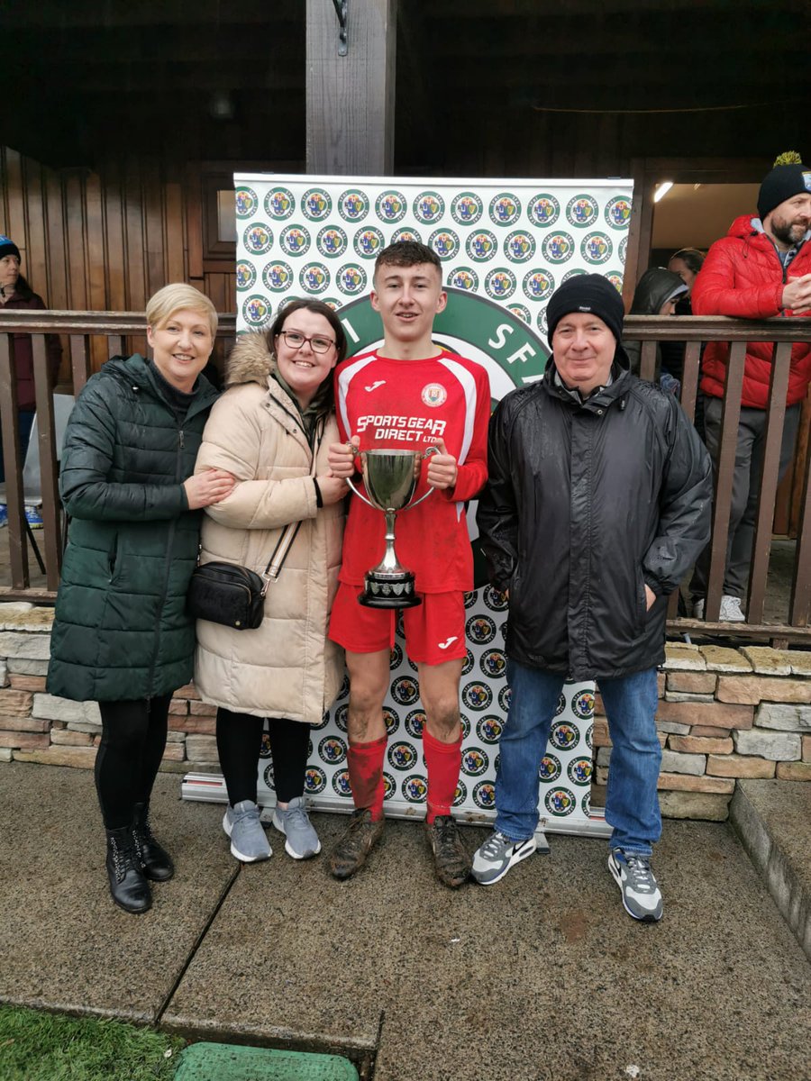 AmyForde16's tweet photo. Brothers a Munster Champion🏆🔴⚪ https://t.co/97WafyvI4Y
