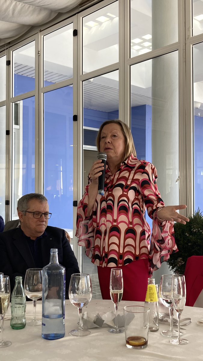 miguelcazorlag's tweet photo. Enhorabuena a María del Mar Capel por su merecida jubilación tras más de tres décadas de servicio público a los almerienses. Gracias por tu buen hacer en todos los aspectos. Feliz jubilación https://t.co/SLUHoQ4ymX
