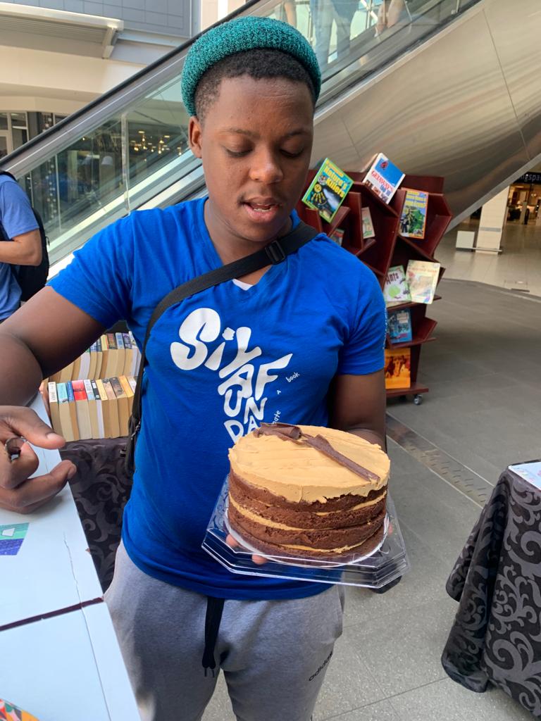 Ntokozo_Books's tweet photo. @VegaTheArtist you worked hard to capture emotions within a shot. Happy belated birthday mfowethu, Bhuti, Mfanakithi.  Ukhule uze ukhokhobe ungasilahli @SiyafundaSA 
#NoRuralChildLeftBehind https://t.co/UcZblwCVZs