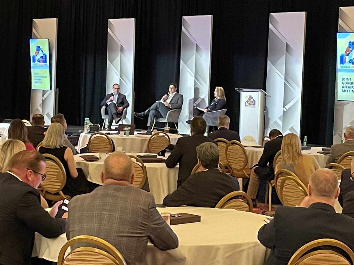 PaAggConAssn's tweet photo. #aggregates #concrete #cement industries working together on federal issues. 1+1+1 = greater together! #RocksBuildAmerica #NRMCA2023 https://t.co/LvSjxwFhpb