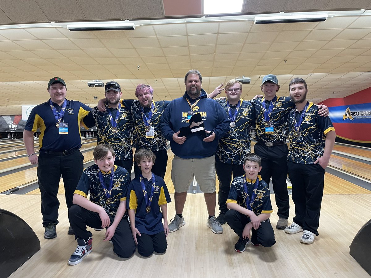 WhitmanBowling's tweet photo. MW Boys finish their season bowling their team high best single game (1074) in team high best series (3081) and 3rd Place in NYS! Austin King received the sportsmanship award and Ely Mangiarelli tied for 1st place high game for the tournament with a 268. 👏🏻 👏🏻 #PRIDEinthePaw 🎳 https://t.co/PX4qjhrLTo