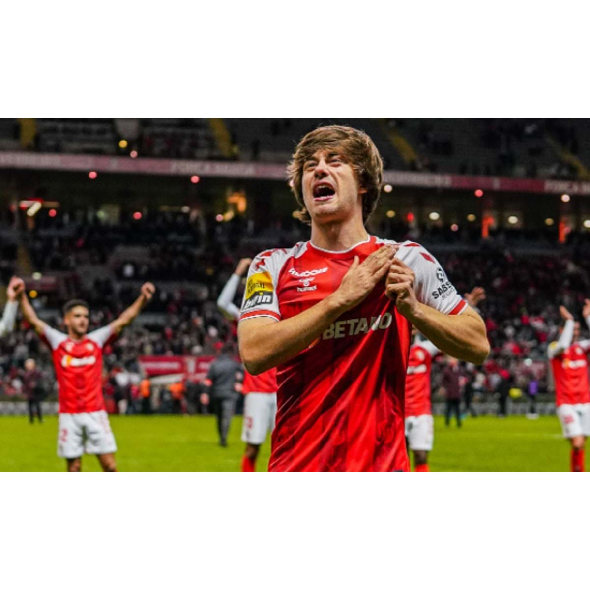 OsMemesDoSCB's tweet photo. SER DE BRAGA E SER DO BRAGA É UMA QUESTÃO DE CARÁTER, UMA QUESTÃO DE HONRA, UMA QUESTÃO DE VALORES, É TERMOS ORGULHO DA NOSSA CIDADE E DE QUEM NOS REPRESENTA. 

SER DE BRAGA E SER DO BRAGA! 🔴⚪ https://t.co/TKWgC9DFUr
