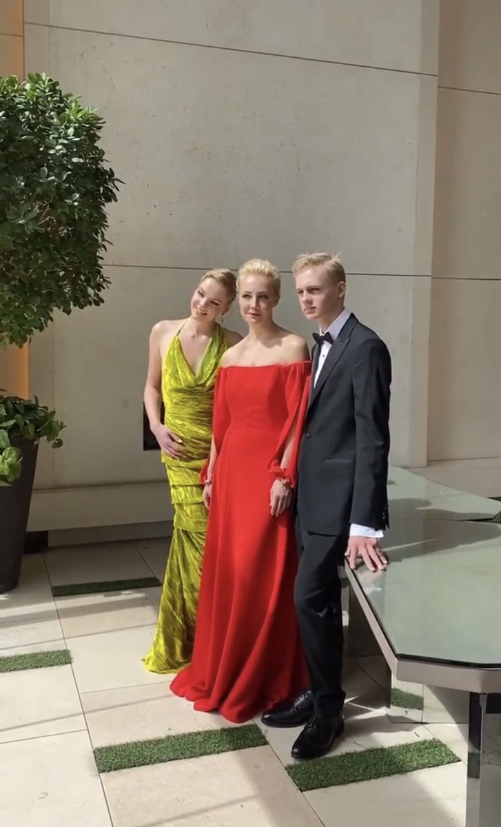 The Insider tweet media