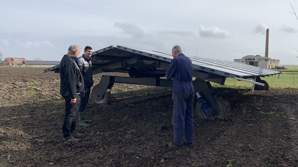 h2arvester's tweet photo. #themakingof #27 Yesterday we had 2 guests from Germany visiting the factory in Strijen (NL). Their interest is to deploy H2arvester mobile solar systems in the fields of their farm, instead of a fixed solar field, which requires permits. https://t.co/UrrdhxFYTo