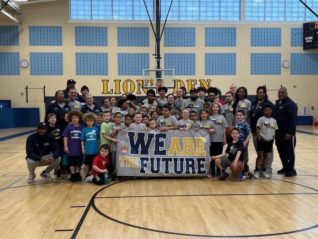 On Saturday morning Coach Guy, Sam, Christian, and Zahkey had the pleasure of leading a clinic at the Park Ave School. Organized by two wonderful program: We Are The Future and All Kids One Field. #BoroBuilt