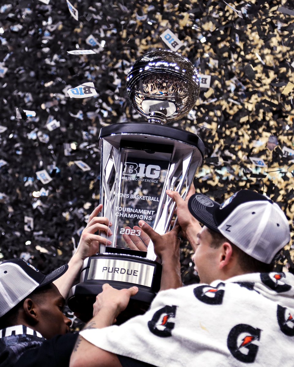 PurdueOnBTN's tweet photo. #B1GMBBT Champs ✅
Going dancing 🕺

A good day to be a Boilermaker. https://t.co/ipsUudnwD1
