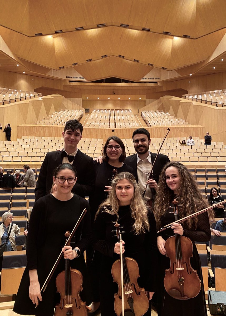 MaryMoragon's tweet photo. Un any més (i ja van tres), emoció a flor de pell a l'Auditori de Saragossa.  Gràcies sempre @ofuv_uv 🎶❤️ https://t.co/s7SOMmjhq6