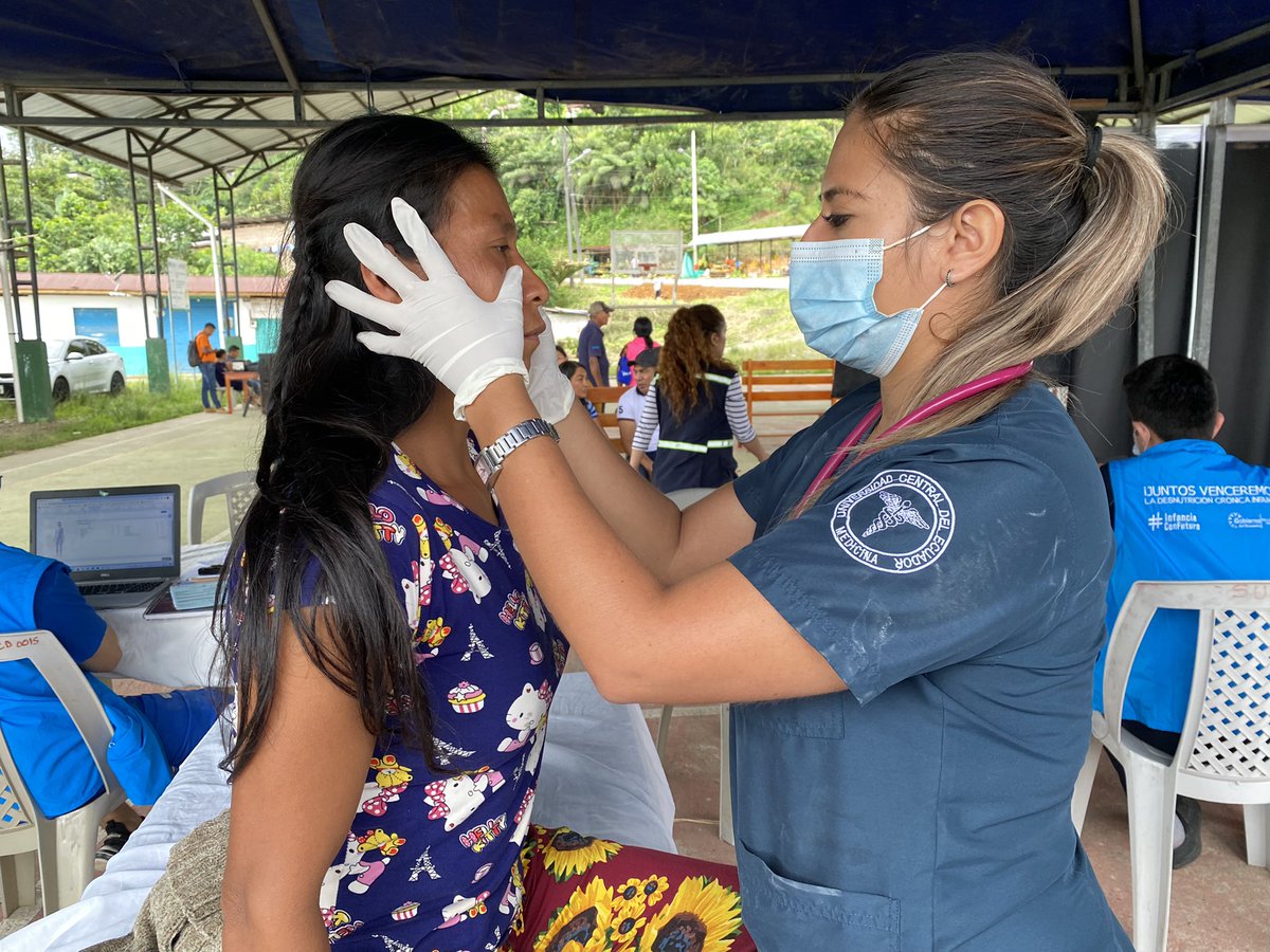 Salud_Napo's tweet photo. #Archidona | Más de 75 personas se atendieron en la Feria Integral de @Salud_Ec en Mondayacu.👩🏻‍⚕️👨🏻‍⚕️

Vecinos de la comunidad #Mondayacu en la parroquia #Cotundo recibieron atención en los servicios de odontólogía, medicina familiar, obstetricia, vacunación, farmacia y nutrición. https://t.co/d42q0PuUpC
