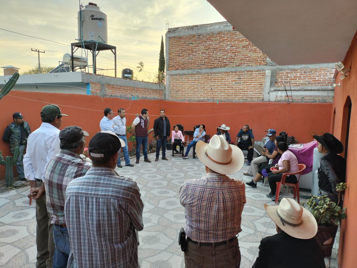 SheinialsZaca's tweet photo. Municipio por municipio se está organizando a la ciudadanía para juntos defender la transformación de la vida pública de nuestro país iniciada por nuestro presidente Andrés Manuel López Obrador

¡Que siga la transformación! https://t.co/5ZhIxIdgPg