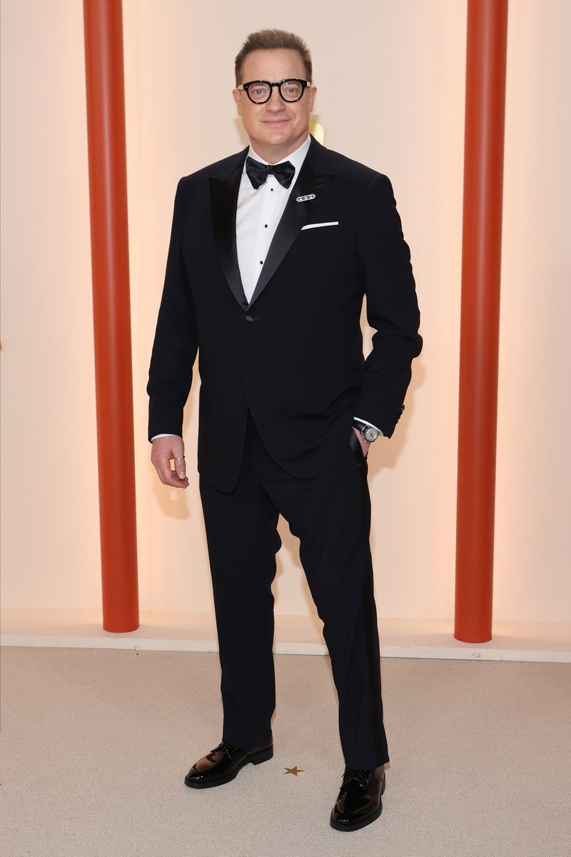 OnliHype's tweet photo. Empezรณ el desfile por la alfombra color champagne en los #Oscars
#BrendanFraser #jamieleecurtis y #haileybailey #onlihype
#lososcar #Oscar2023 https://t.co/JeRU1rwmmg