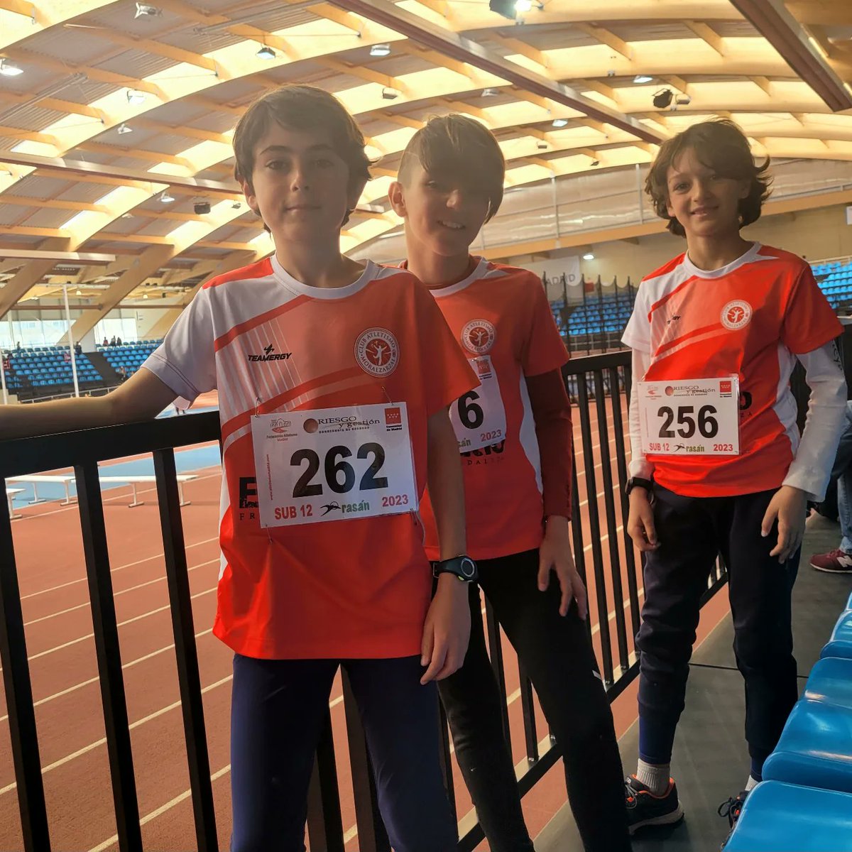 atletismomoral's tweet photo. 2° Jornada Camp Madrid sub8,10,12. 
➡️🥇Martina P. Altura sub10 con 1.05 (mmp)
➡️🍫Berta Altura sub12
➡️5°Marta Altura sub10 (mmp) y 10° en 1000ml (mmp)
➡️10°Ethan Altura sub12
Enormes todos: Jesús, Alejandro,Eva,MartinaS, Pablo,GuilleG,NicoS, Nicola y AlejandroDM
Enhorabuena!!! https://t.co/rOp2a2ggks