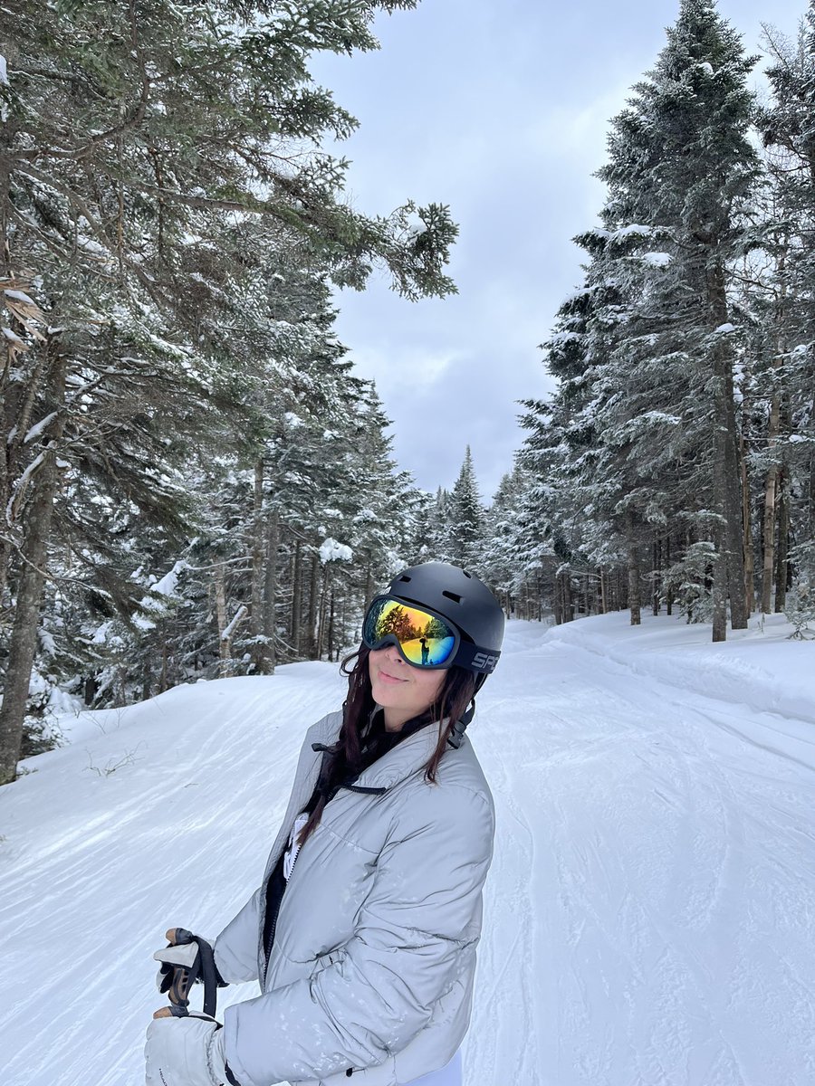 gabykrants's tweet photo. vermont for the weekend ⛷️☃️🌲 https://t.co/eug9YUXQpW