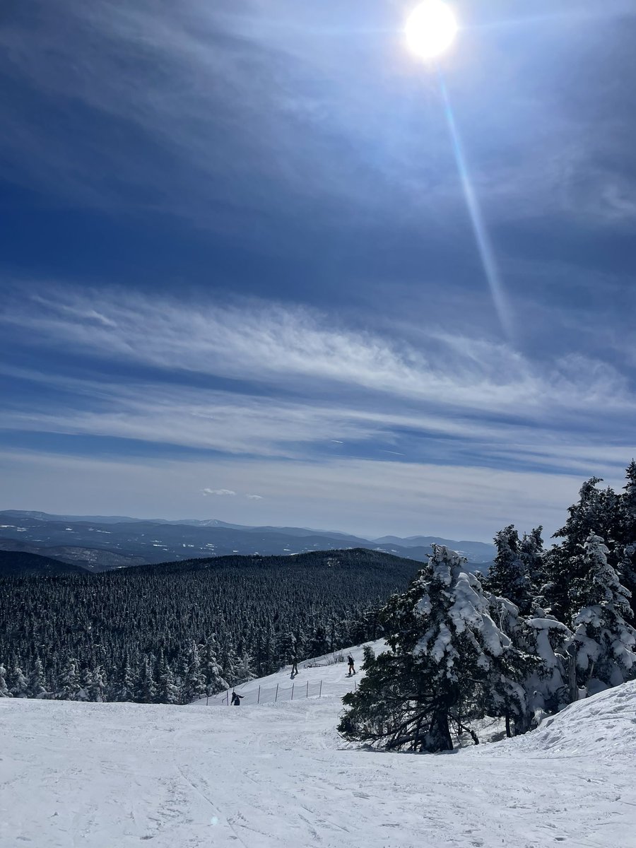 gabykrants's tweet photo. vermont for the weekend ⛷️☃️🌲 https://t.co/eug9YUXQpW
