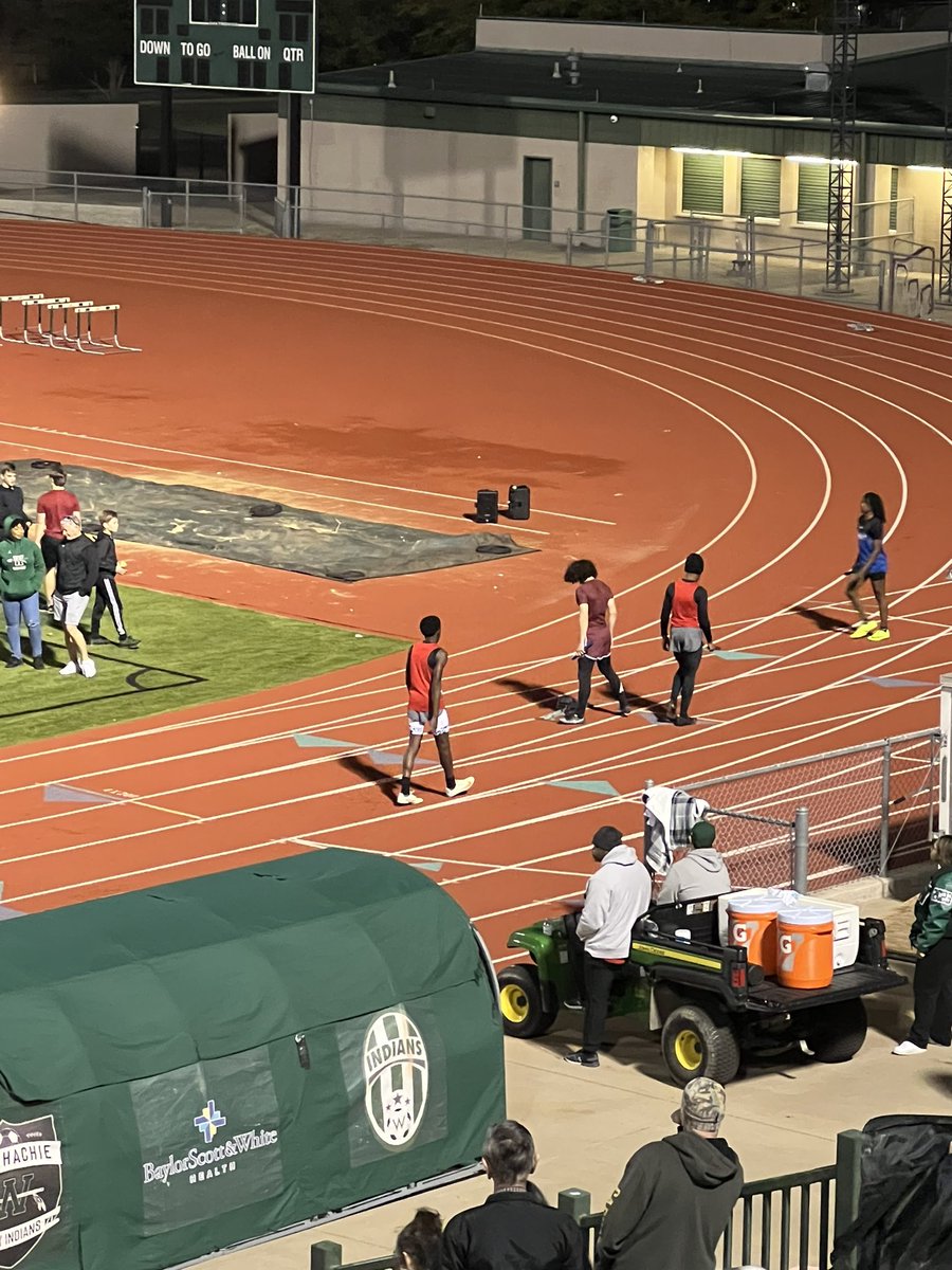 EMWestGreen's tweet photo. Repost of an old post. @_travgreen_04 #theFreshJV ran the 400m and came π₯& 4x400m and came π₯π₯π₯π₯#BackToTheLab #Options26Loading @RecruitTheHill1 #itsHIM https://t.co/Rx8xUcvr82