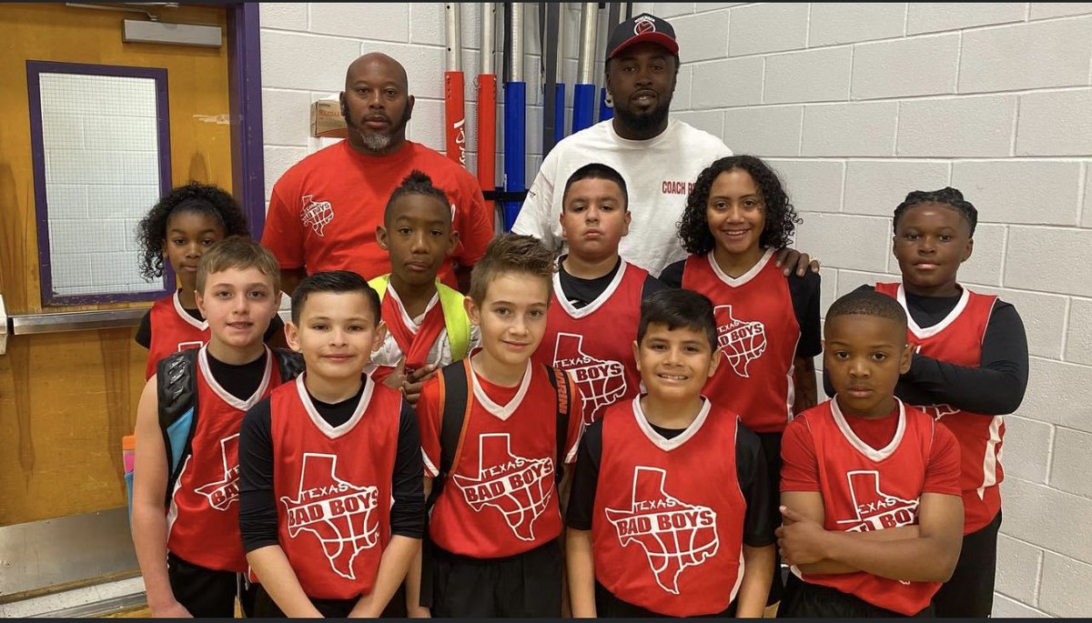 TexasBadBoys1's tweet photo. Our youngin’s put in work this year in the CFPO league. All teams played up 1 division and two teams took first place and one team took 2nd. Proud of our young hoopers. Our future is bright! #TBB #BadBoyMentality #TheTakeOver https://t.co/FDo230jUl7