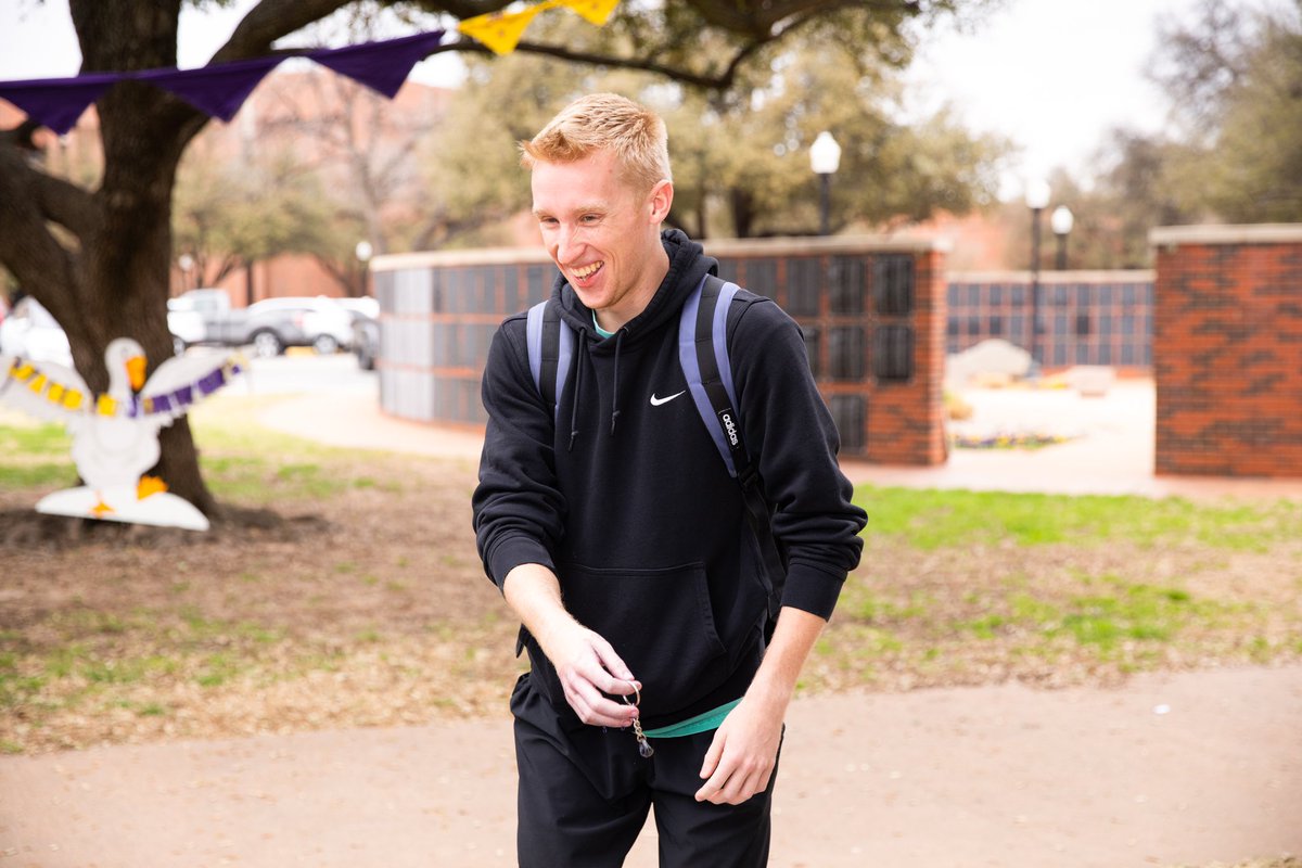 HSUTX's tweet photo. That halfway through college feeling β¨ #ringdunk #hsutradition https://t.co/udhNwDgMrH